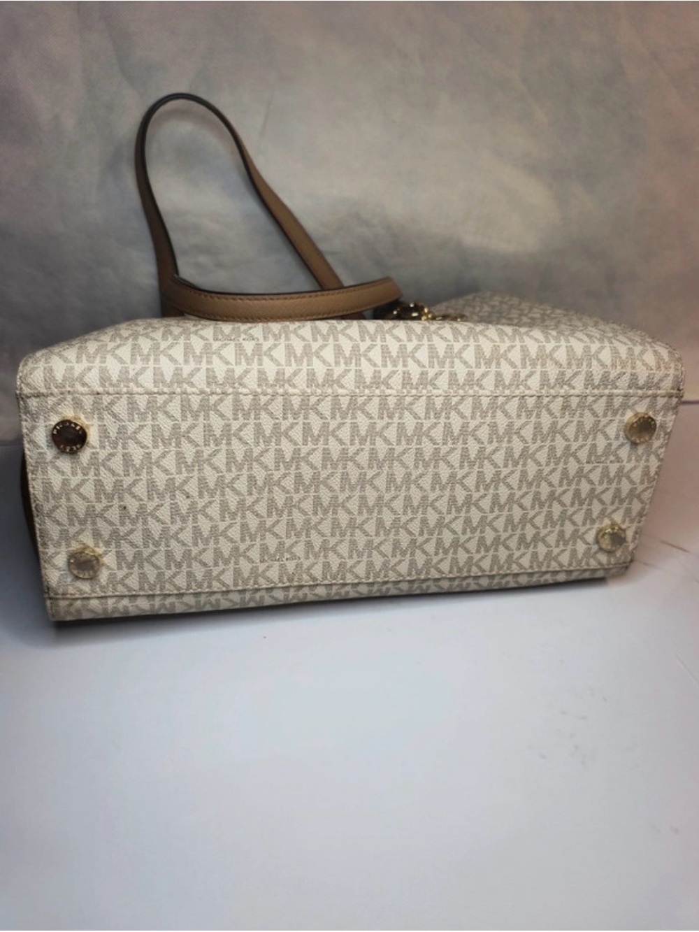 Michael Kors Ivory & Tan Tote with Red Rose Appliqué - Picture 10 of 16